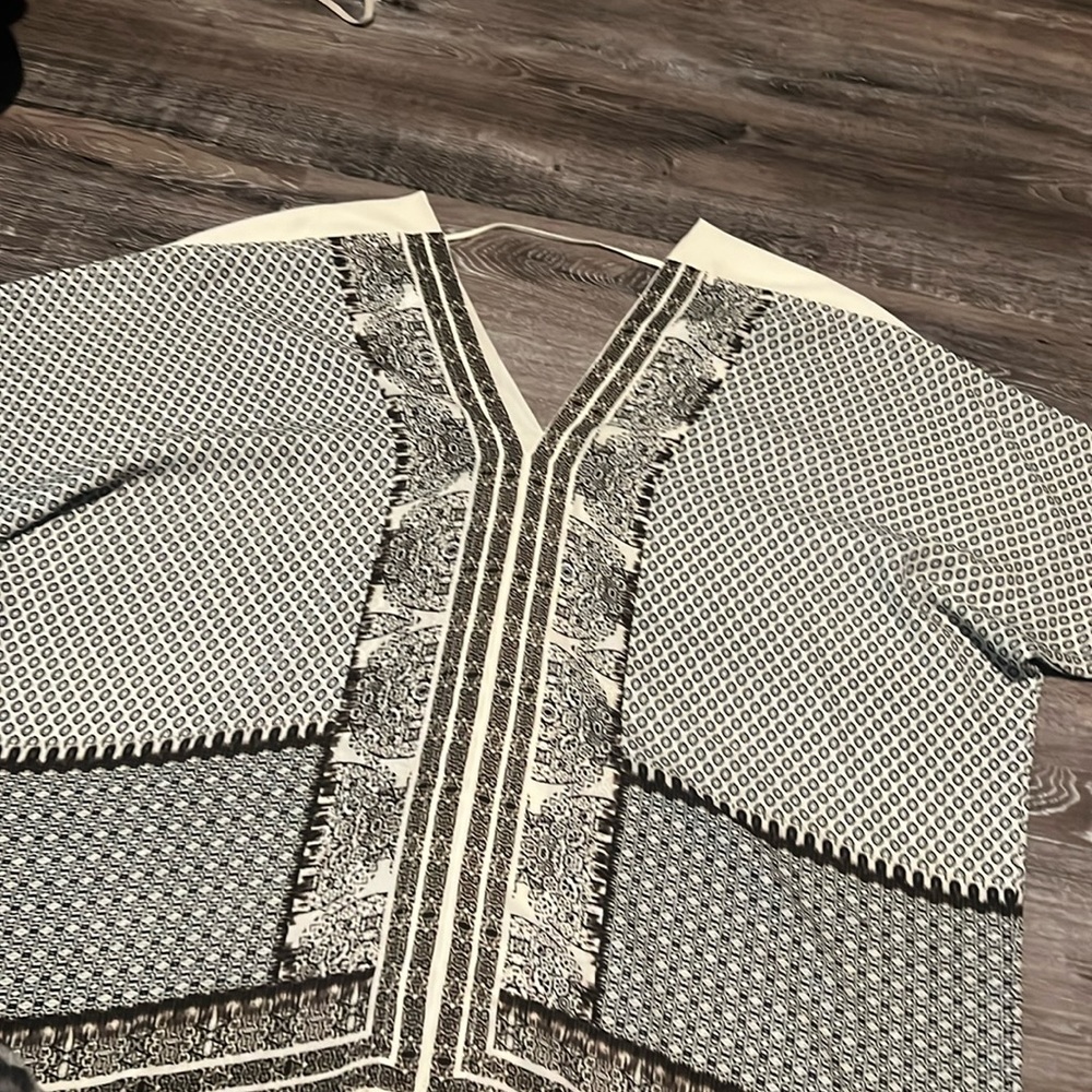 Black and cream- women’s top